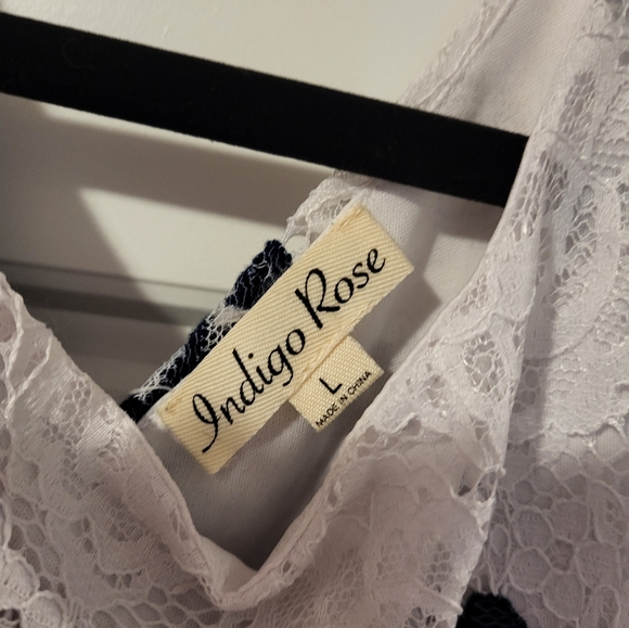 brand new lace dress - Picture 2 of 4